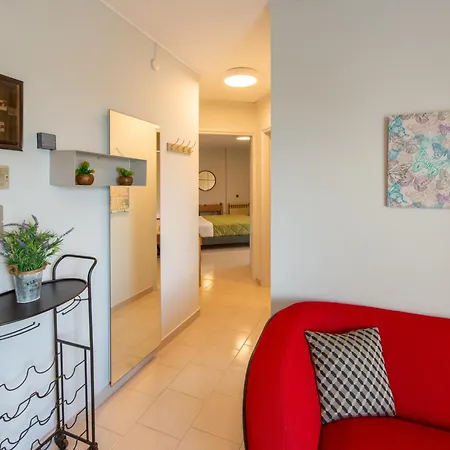 Stefan's Seafront Apartment *